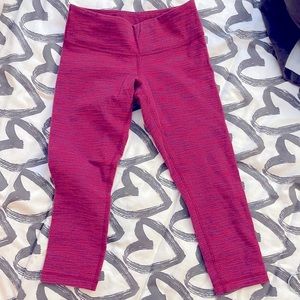Lululemon capris Super soft 😀, kind of thick stretchy cotton Size 4